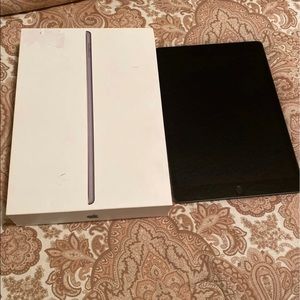 Ipad 7th generation wi-fi + cellular